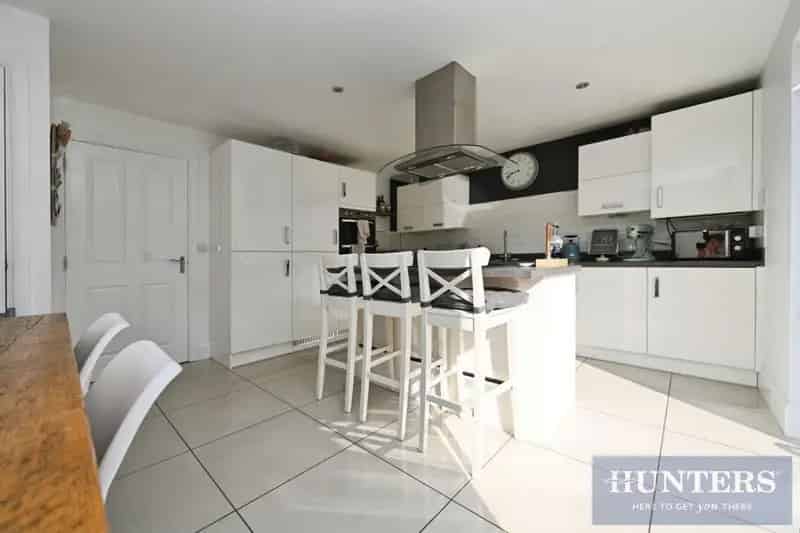 4 Bedroom House For Sale in Guiseley