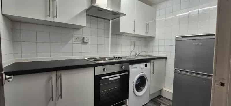 2 Bedroom Flat House to Rent
