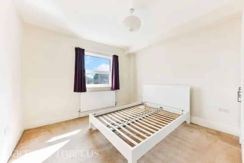 2 Double Bed Apartment Clapham Junction Zero Deposit Available