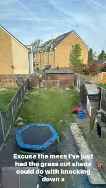3 Bed Terraced House Large Garden Close to School and Supermarket