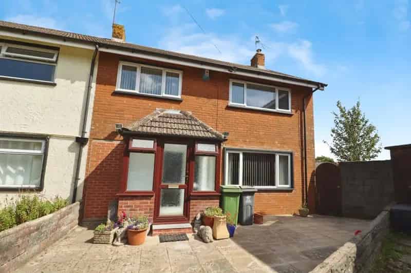 3 bedroom semi-detached house