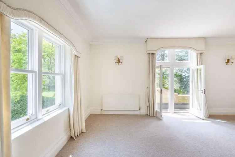 3 Bedroom Apartment for Sale Shared Freehold No Onward Chain