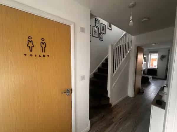 2 Large Bedroom Semi-Detached House with Parking and Garden