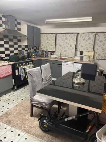 3 Bed Family House Open Plan Living Large Kitchen 2 Toilets