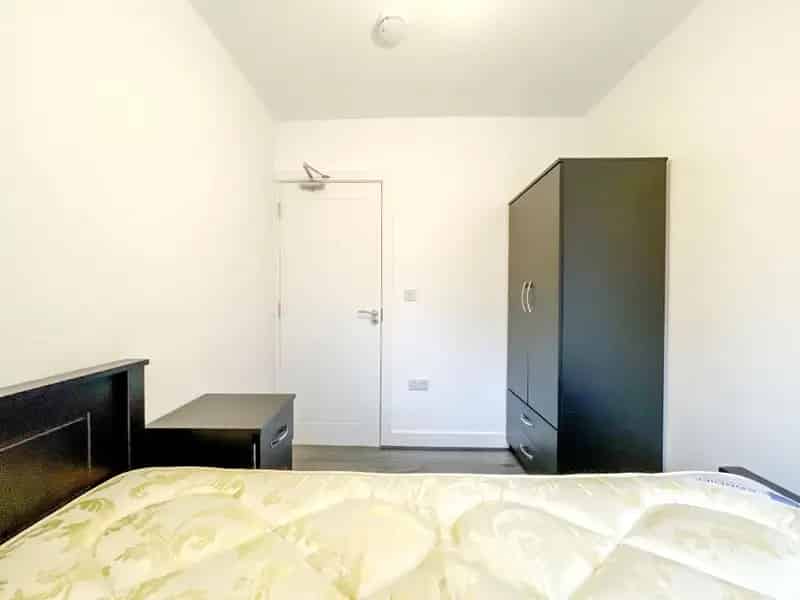 1 Bedroom House Share All Bills Included Great Transport Links