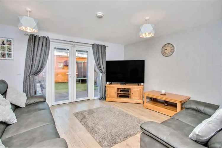 3 Bed House - Semi Detached with 1 Reception Room