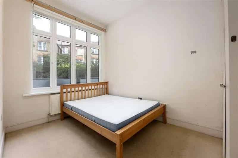 3 Bed Flat for Sale West Hill 980 sq ft Garden South Facing