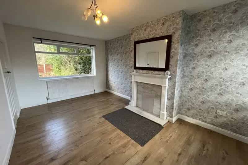 Three Bedroom House Near Bowling Park