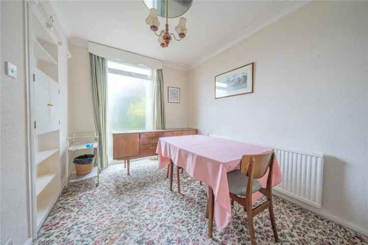 House For Sale in Leeds, England