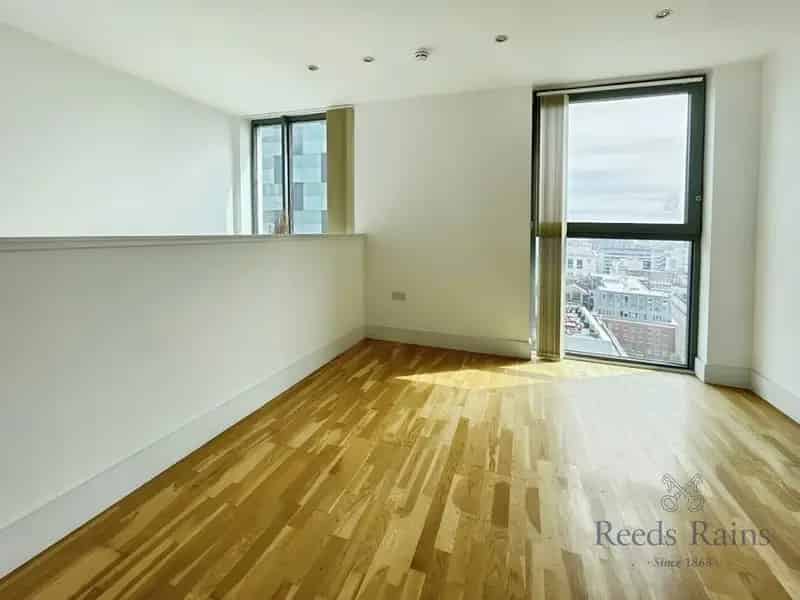 3 Bedroom River View Apartment for Sale Liverpool