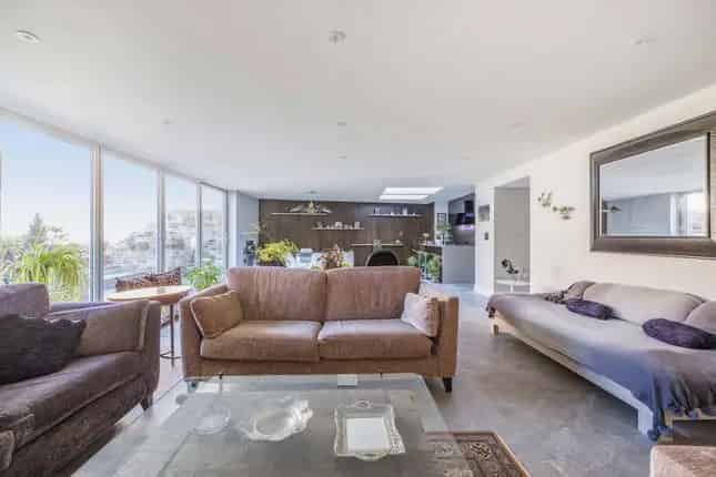 3 Bed Flat for Sale Mount Park Crescent Ealing W5