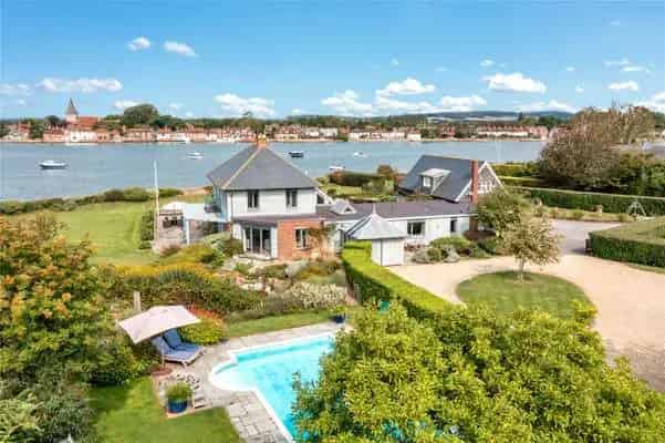 Shore House and Cottage Bosham Stunning Harbour Views 4920 sq ft