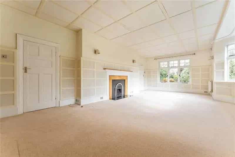 6 Bed House for Sale Romsey