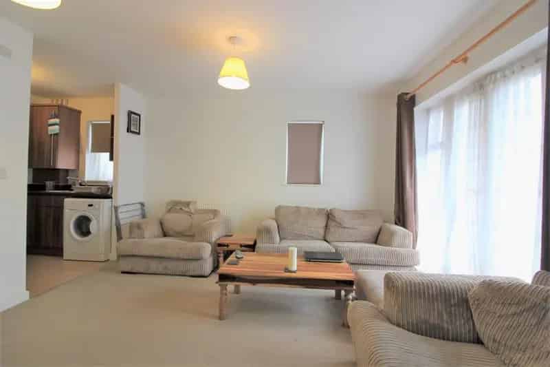 2 Bedroom Apartment to Let Repton Park Ashford