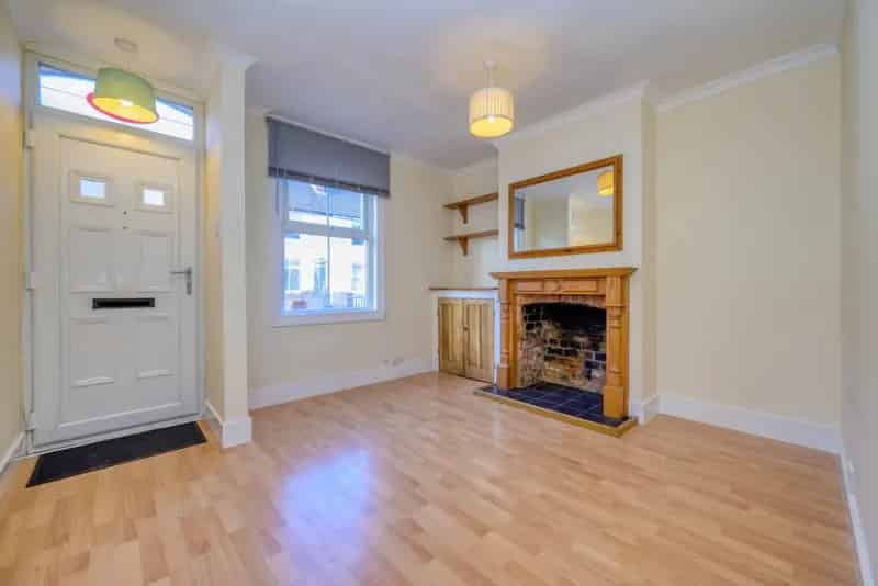 2 Bedroom Victorian Terraced House for Rent - No Onward Chain