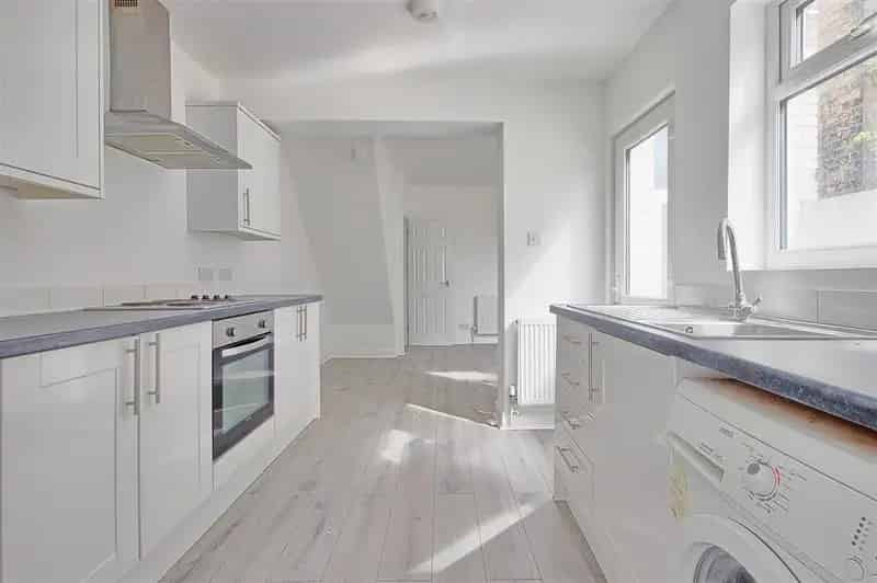 3 Bedroom End Terrace House to Rent Newly Refurbished