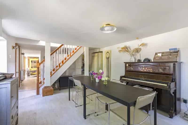 4 Bedroom Semi-Detached House for Sale in Thornbury