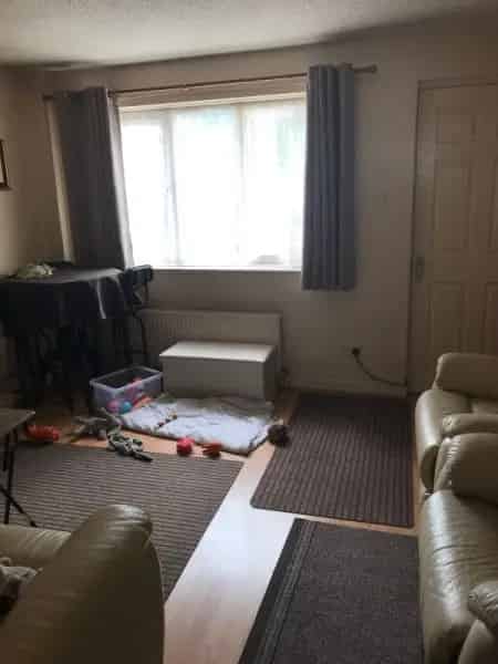 Large 1 Bed GGF Flat with Private Garden Parking Pets Allowed