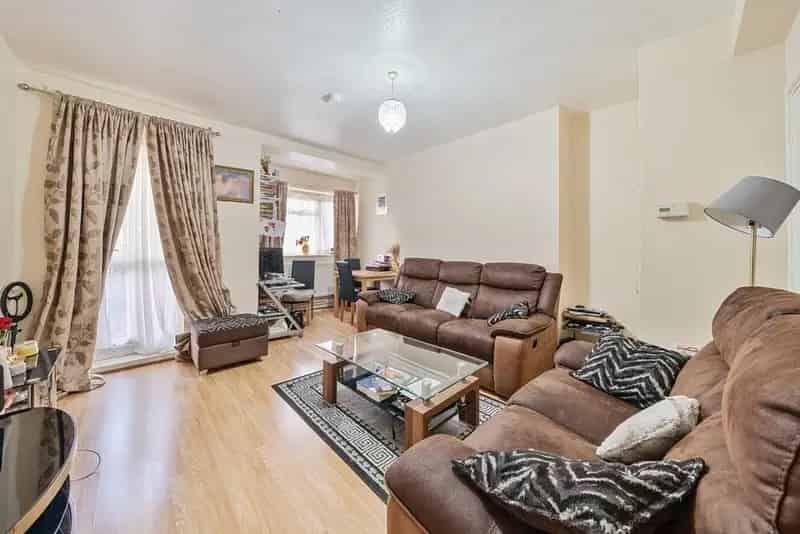 Spacious Two-Bedroom Flat near Burgess Park Peckham