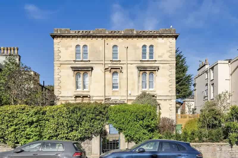 3 Bedroom Apartment to Rent