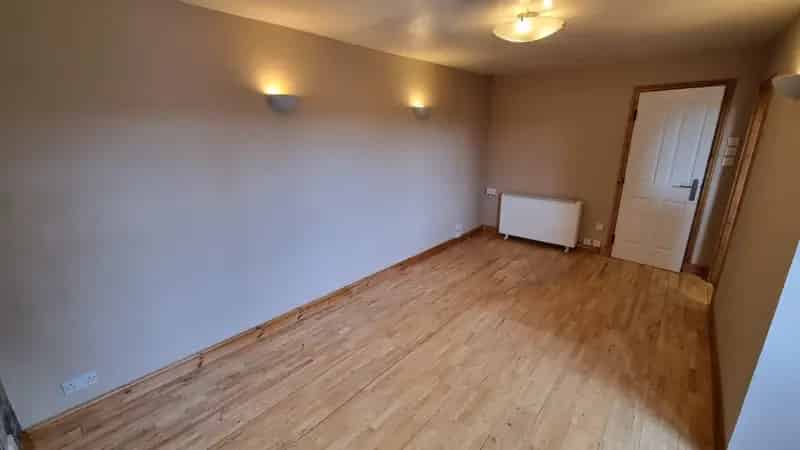 3 Bedroom Flat to Rent Near Haymarket Station