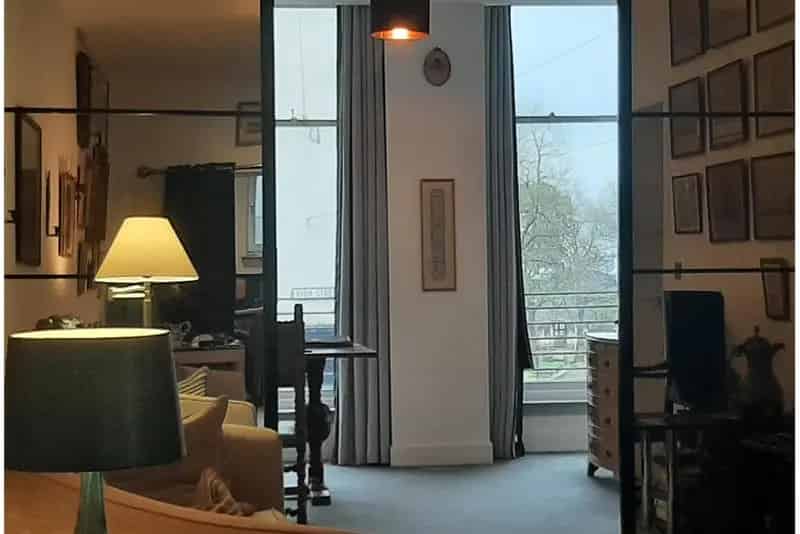 1 Bed Flat First Floor with 1 Reception Room