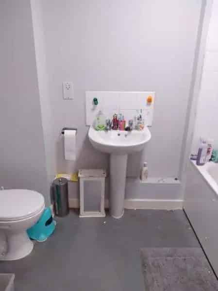 2 Bed Flat Second Floor Private Balcony