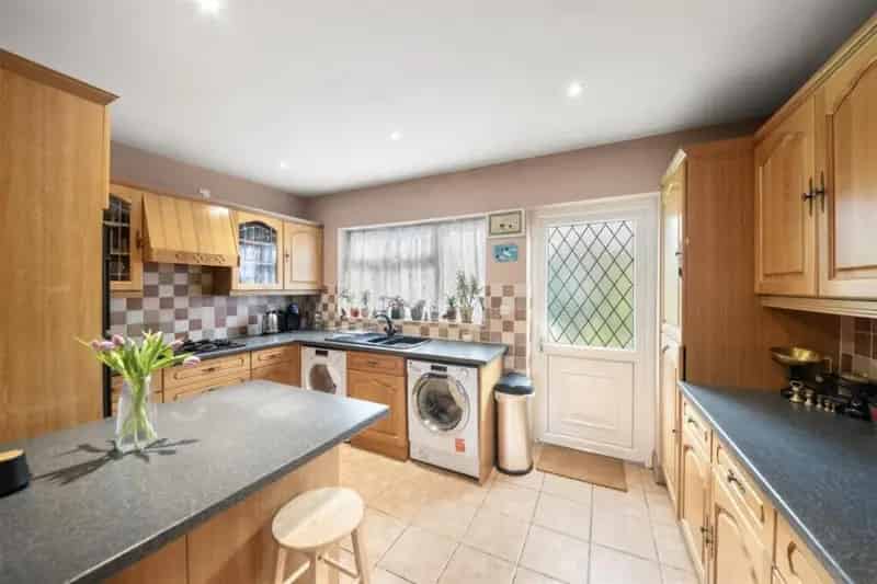 4 bedroom House
 For Sale