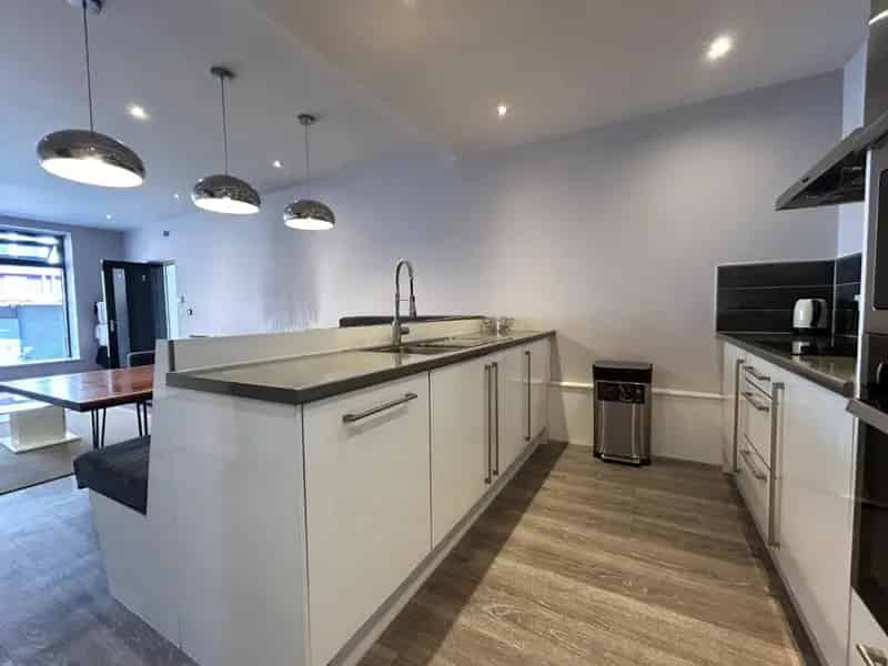 Stunning 1 Bedroom City Centre Apartment To Let