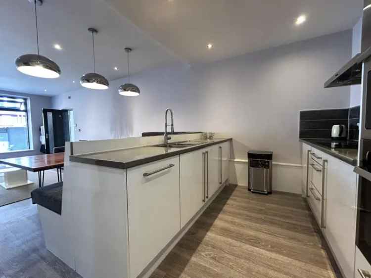 Stunning 1 Bedroom City Centre Apartment To Let