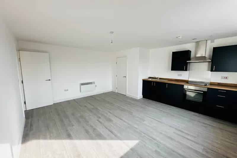 Brand New Second Floor Apartment Bradford Zero Deposit Available