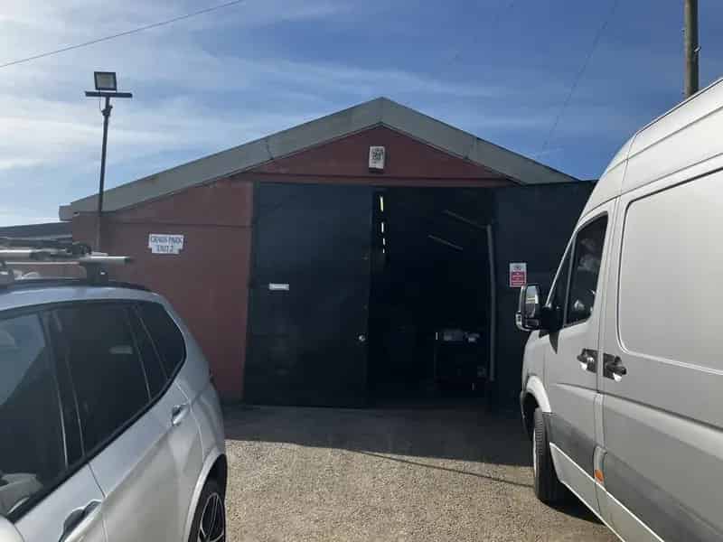 Industrial Showroom Storage Unit To Let Creswell