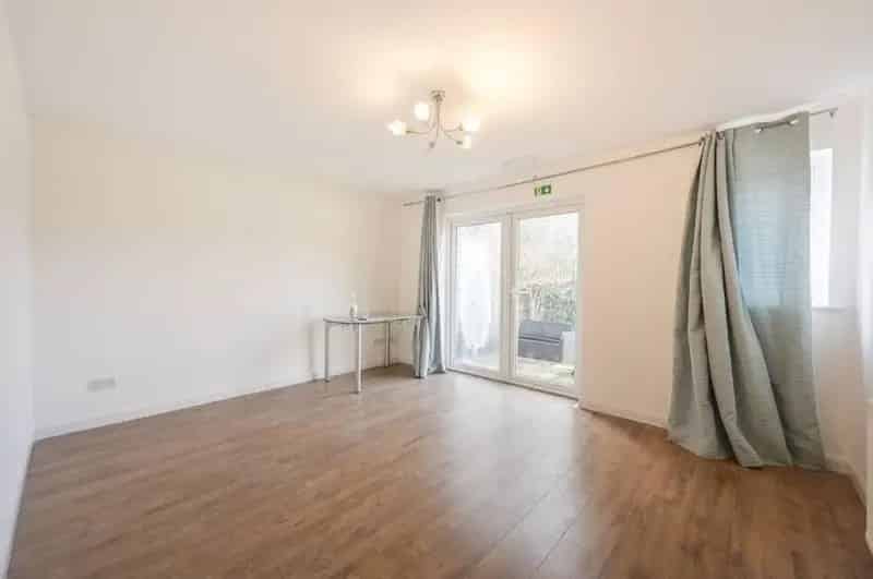 5 Bedroom Detached House To Rent London E16