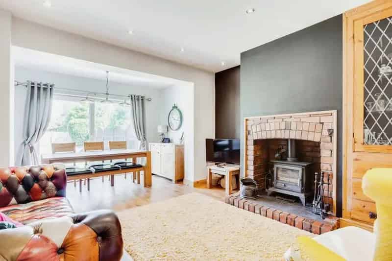 3 Bedroom Semi Detached House Wakefield West Yorkshire WF2