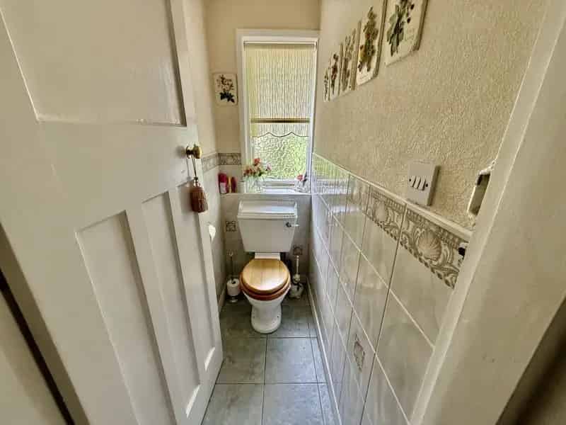 3 Bedroom Semi-Detached House to Rent Potential for Development