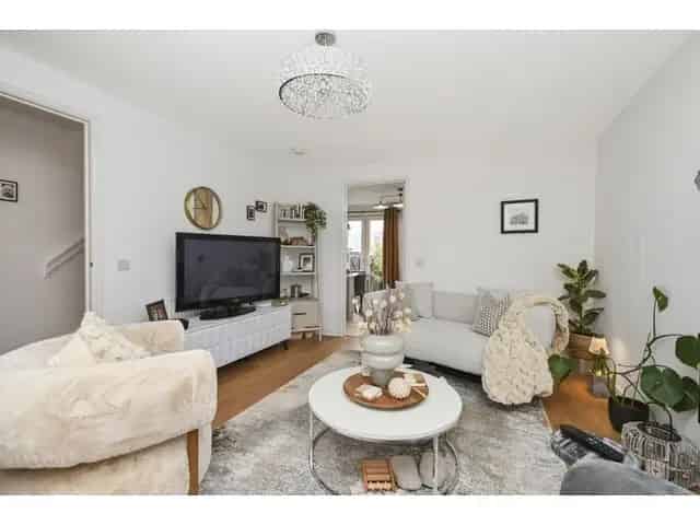 3 Bedroom End Terraced House for Sale in Edinburgh Wisp