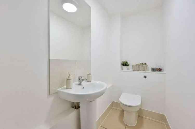 1 Bed Flat for Sale Modern Studio Suite Near Amenities