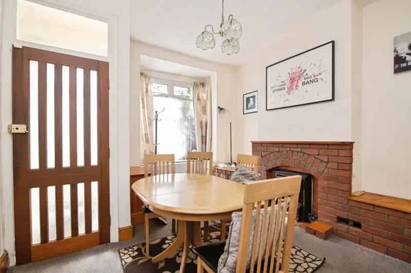 Prime Bearwood Family Home Modern Amenities Excellent Transport Links