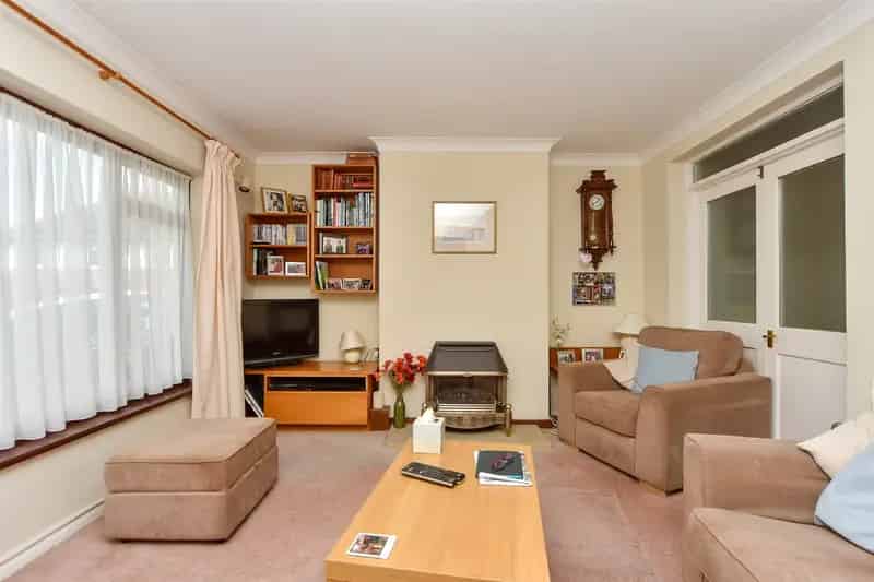 4 Bedroom Semi-Detached House for Sale Near Loose Primary School