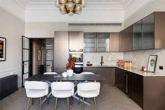 Flat for sale in Pembridge Square, London W2