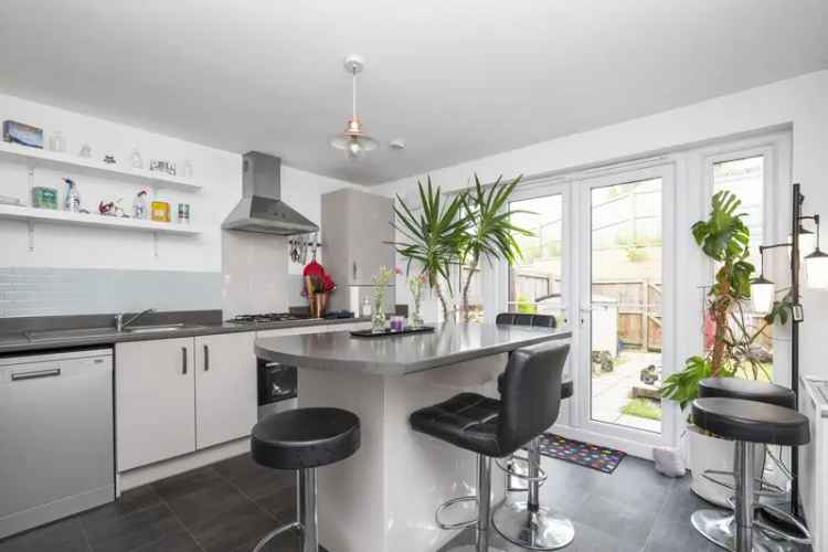 3 Bedroom Terraced House for Rent