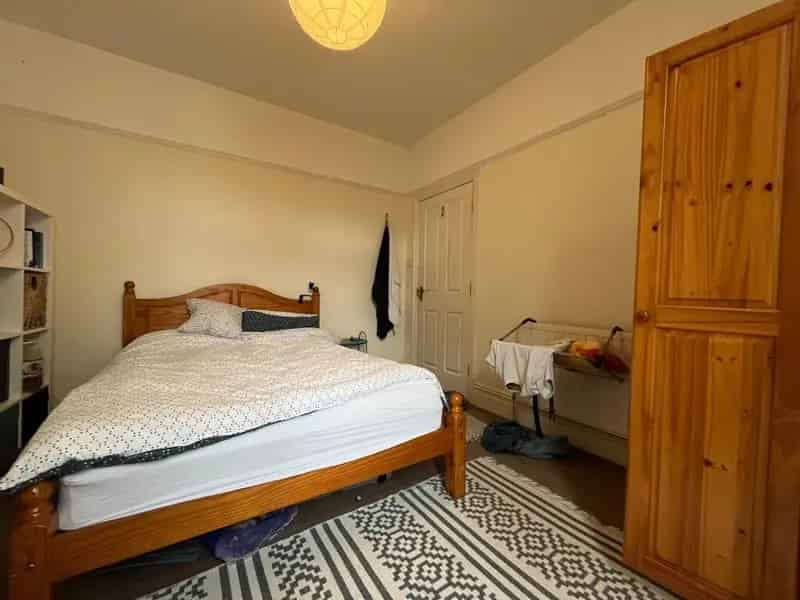 5 Double Bedrooms Terraced House Near Gloucester Road