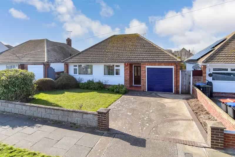 3 Bedroom Detached Bungalow For Sale