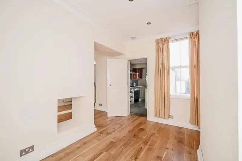 4 Bedroom Townhouse Goldington Road Zero Deposit Guarantee
