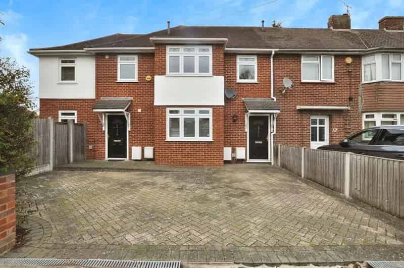 2 Bedroom Maisonette for Sale Chelmsford Share of Freehold