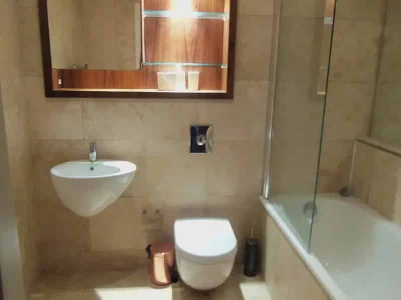 1 Bedroom Waterside Apartment Princes Dock Liverpool City Centre