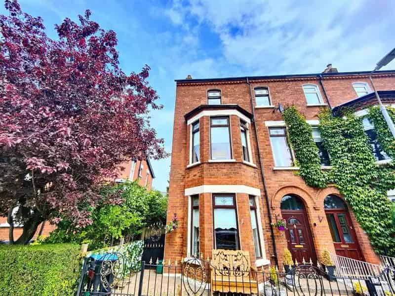 Stunning Period Semi Detached Villa 4 Bedrooms 2 Reception Rooms