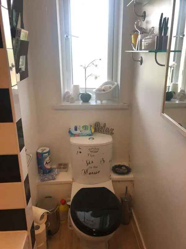 Flat For Rent in Nottingham, England