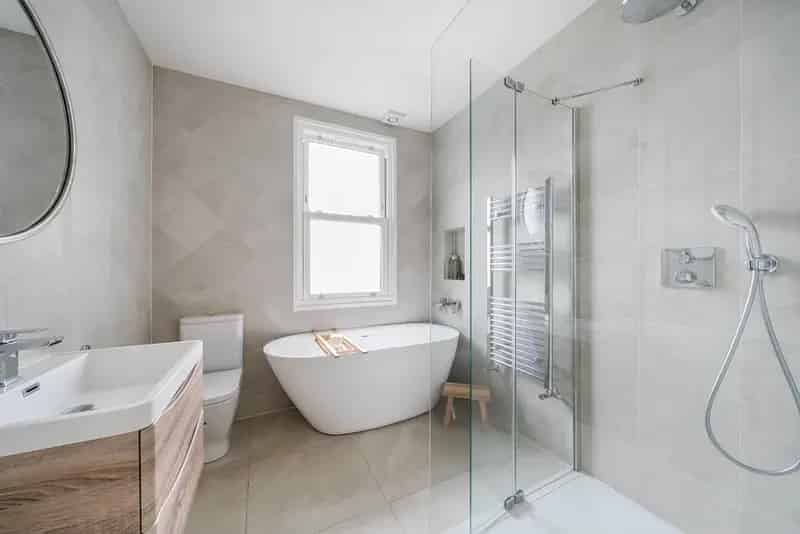 House near South Wimbledon Colliers Wood Transport Links