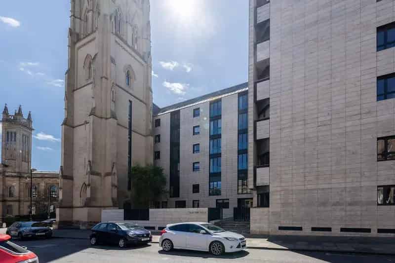 2 Bedroom Flat for Sale in West End Glasgow